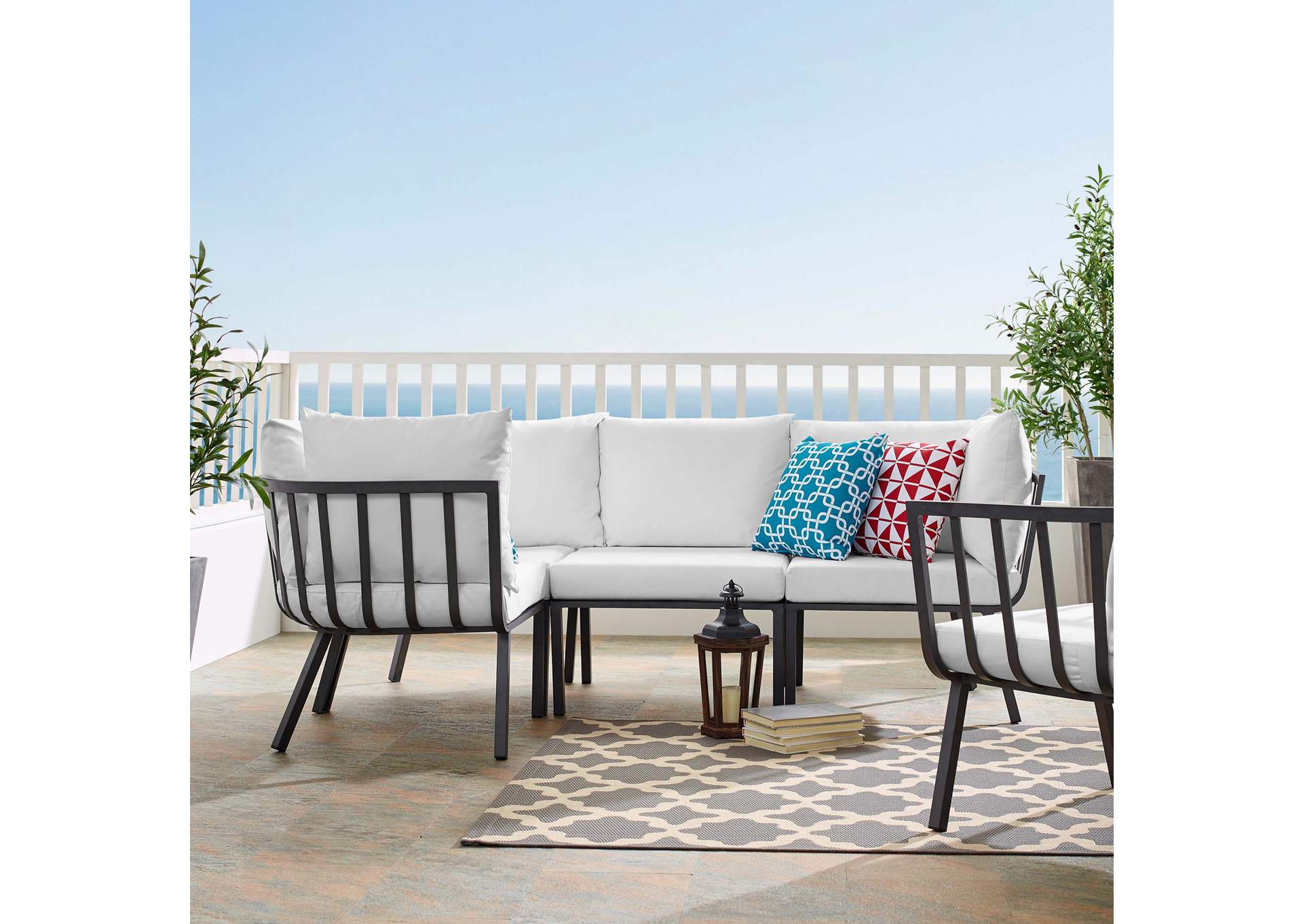 Gray White Riverside 4 Piece Outdoor Patio Aluminum Sectional,Modway