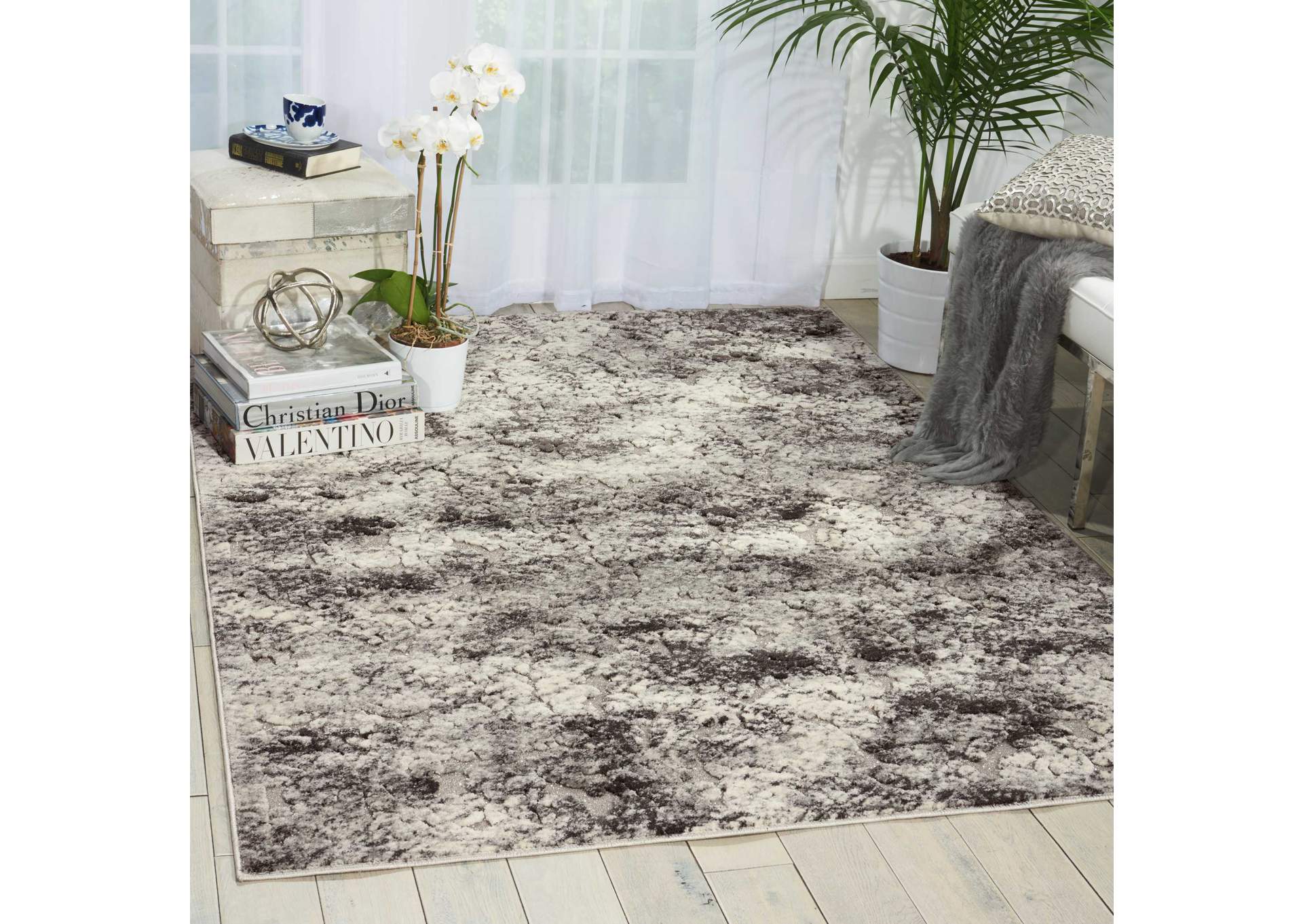 Michael Amini Gleam MA603 Beige 5'x7' Area Rug,Nourison