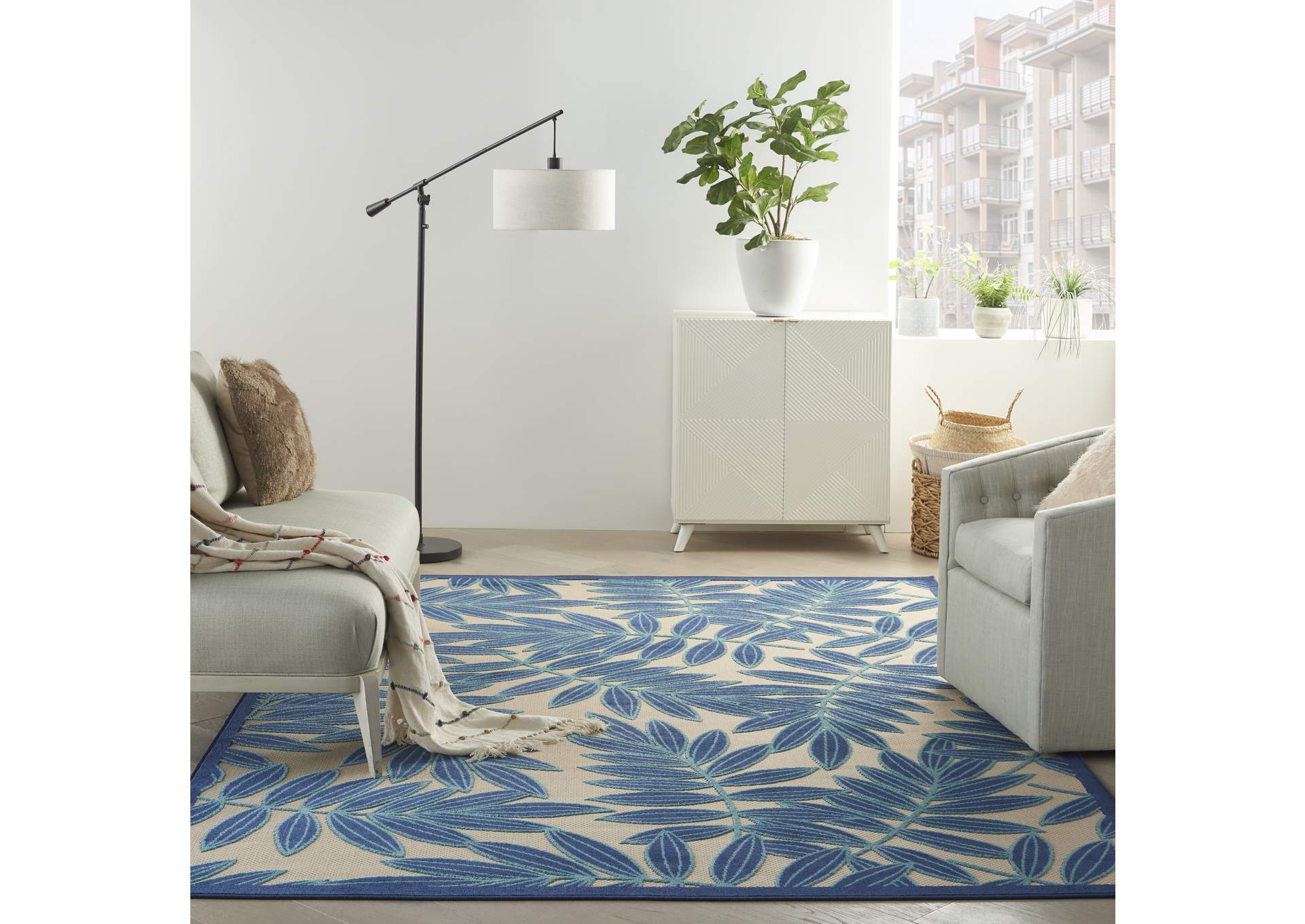 Nourison Aloha ALH18 Navy Blue and White 7'x10' Oversized Indoor-outdoor Rug,Nourison