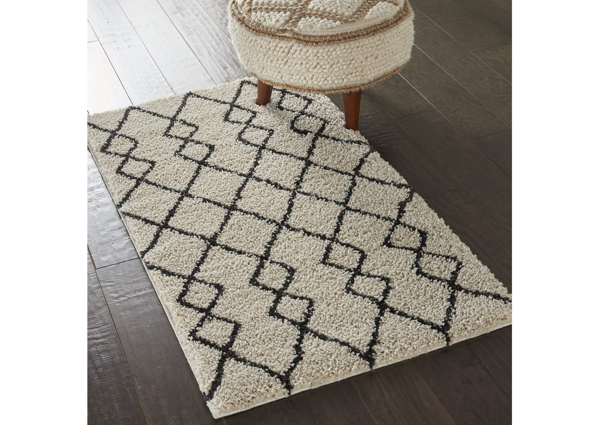 Nourison Martil 2'x4' White Tribal Moroccan Shag Rug,Nourison