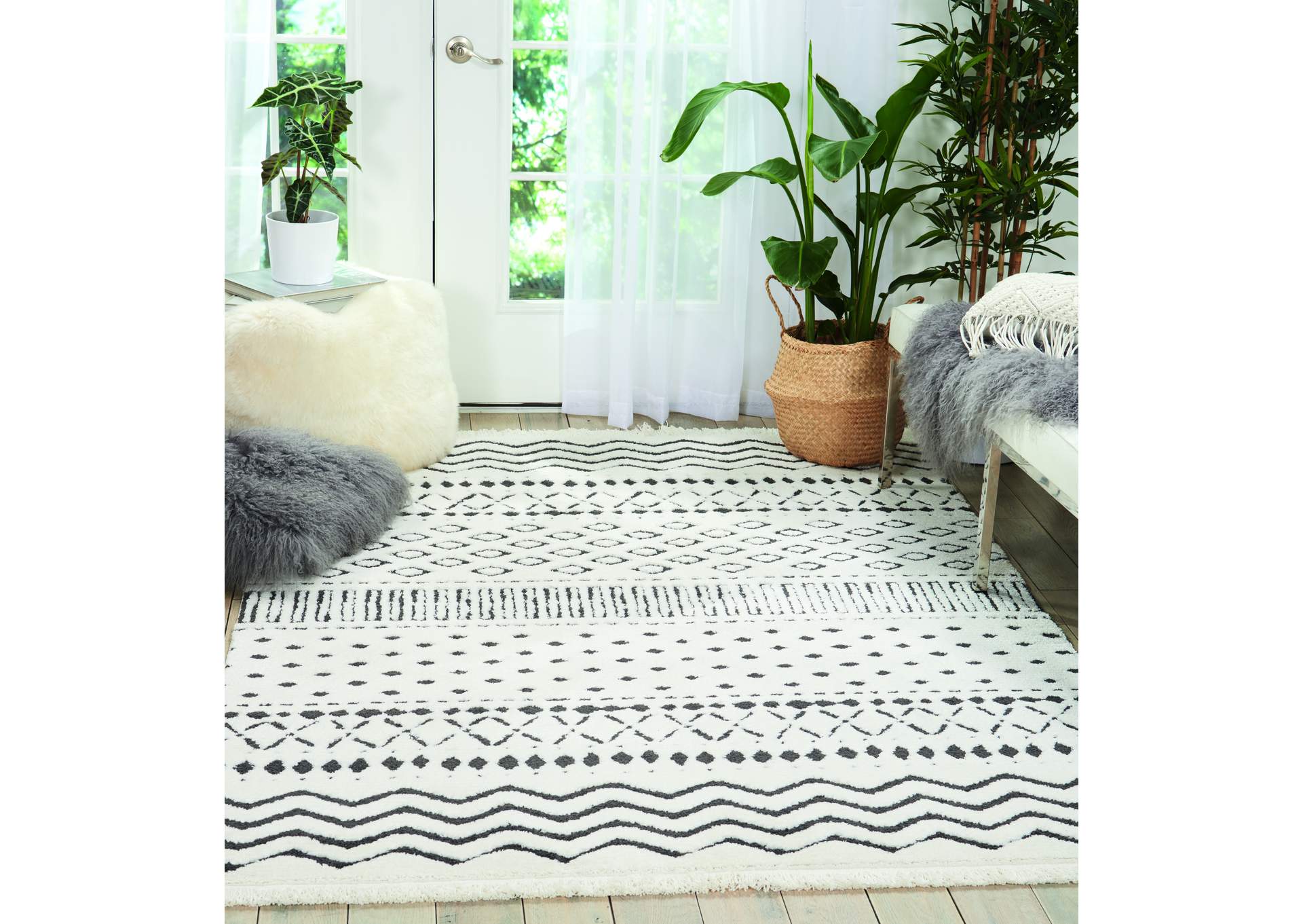 Nourison Kamala DS501 White and Blue 5'x7' Area Rug,Nourison