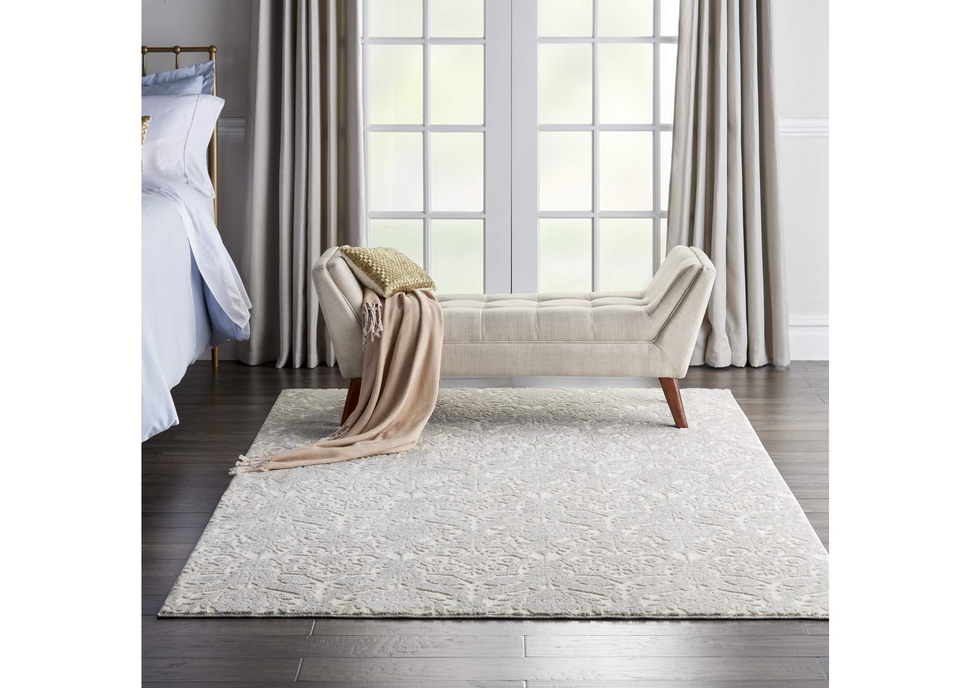 kathy ireland Home Sahara KI390 Silver and Ivory 4'x6' Area Rug,Nourison