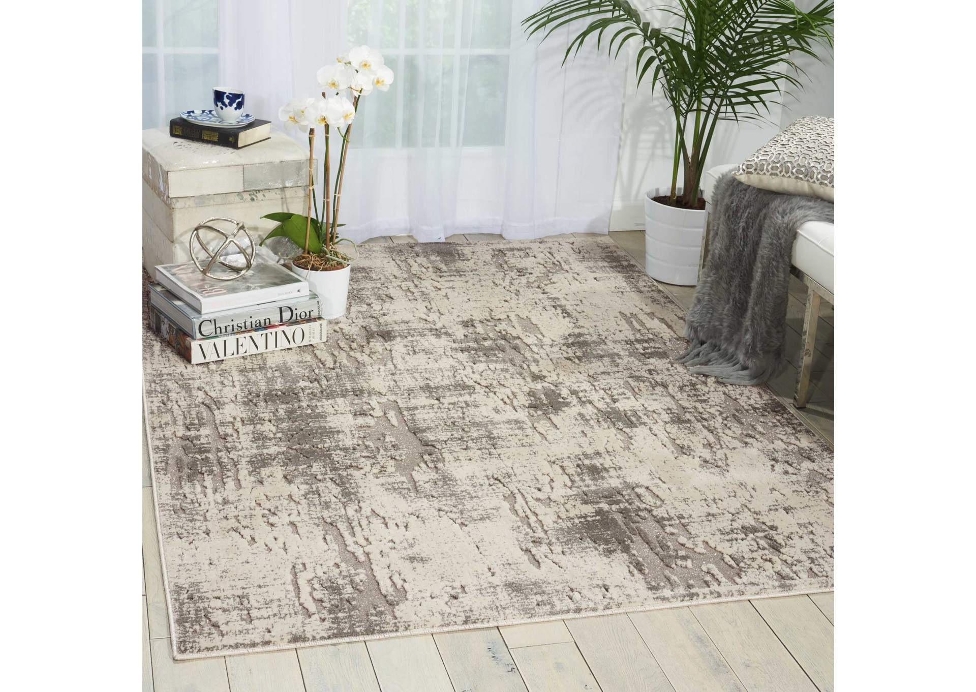 Michael Amini Gleam MA602 Grey and White 4'x6' Area Rug,Nourison