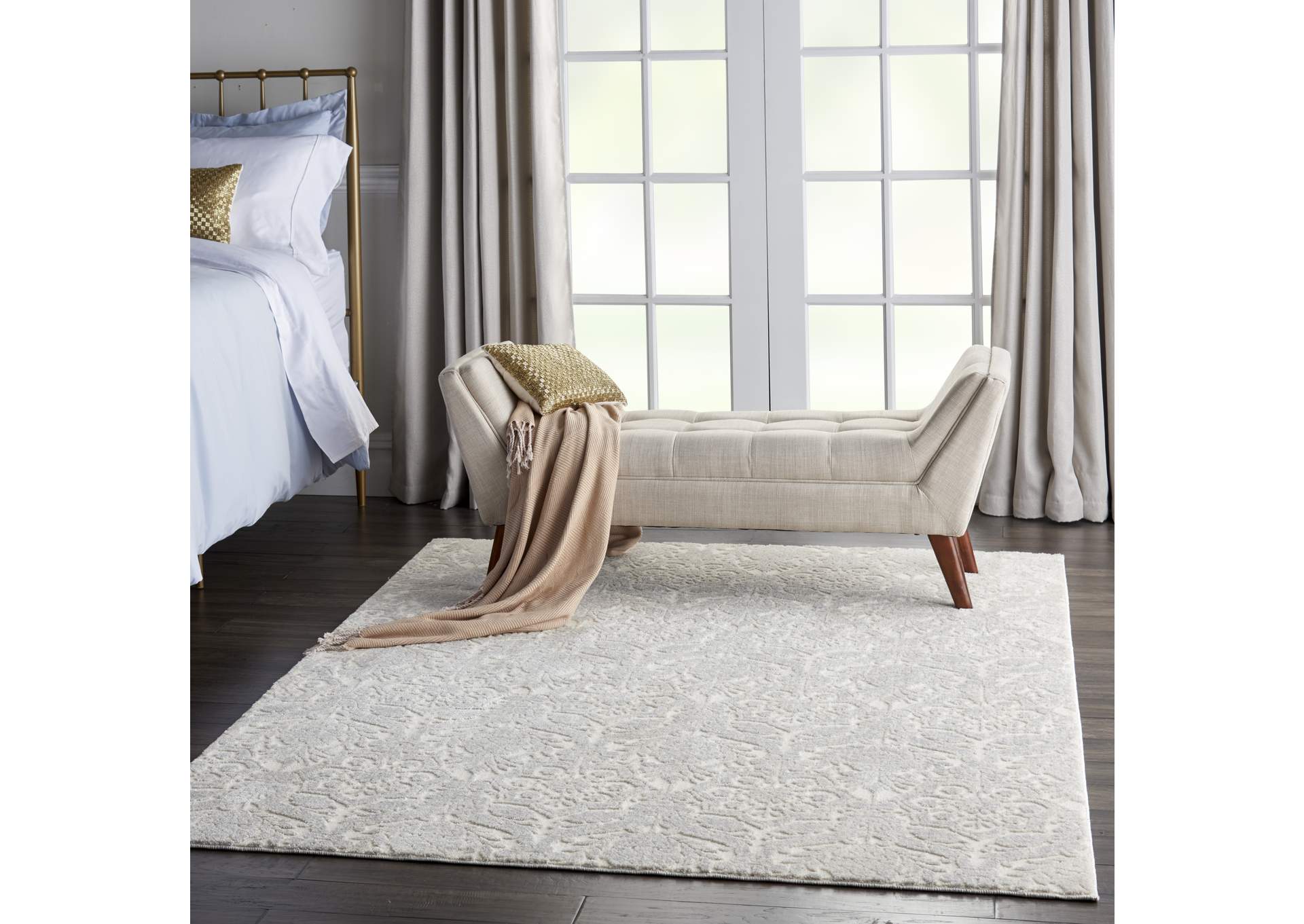 kathy ireland Home Sahara KI390 Silver and Ivory 4'x6' Area Rug,Nourison