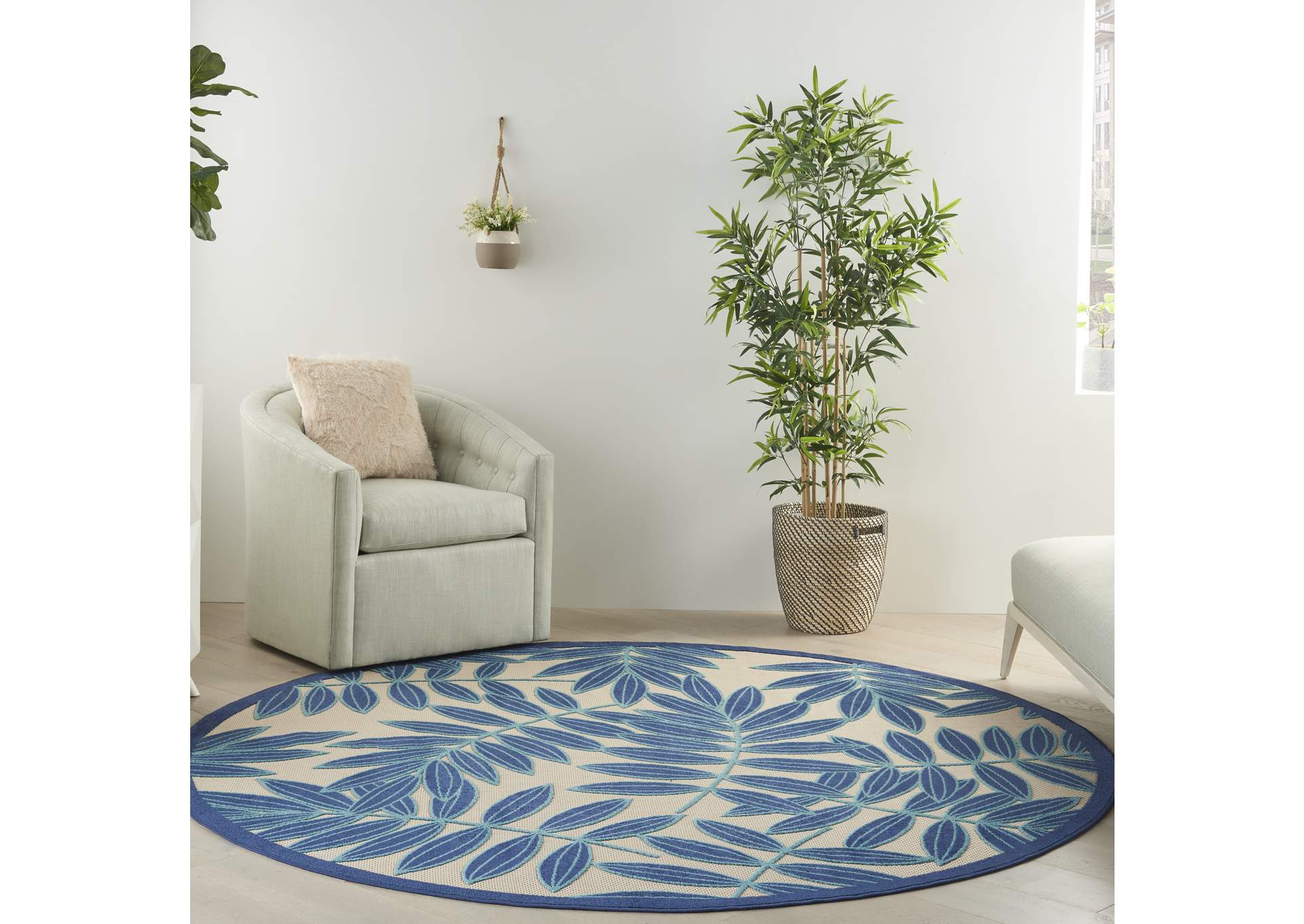 Nourison Aloha ALH18 Navy Blue and White 7'10 Round Oversized Indoor-outdoor Rug,Nourison