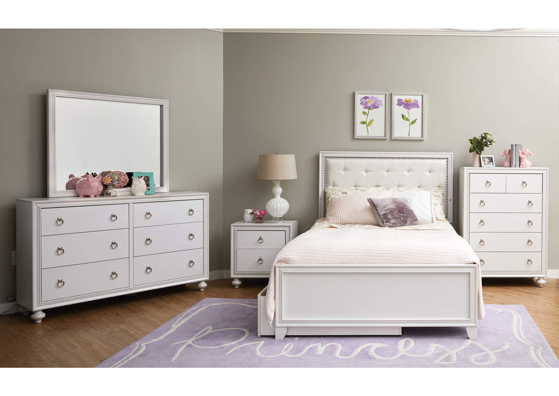 Bella Youth Six Drawer Chest in White,Pulaski Furniture