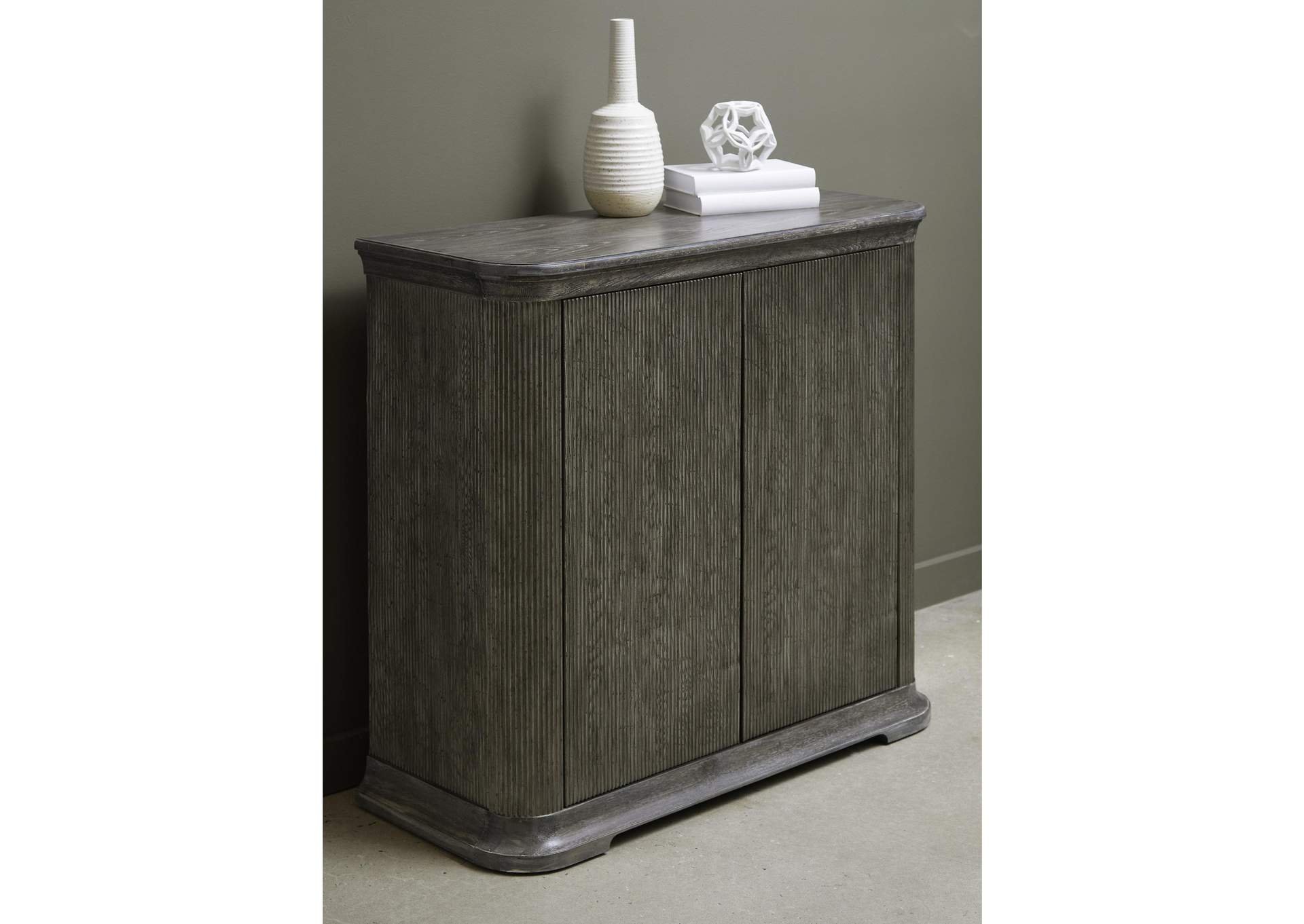 Reeded 2 Door Accent Chest with Shelves,Pulaski Furniture