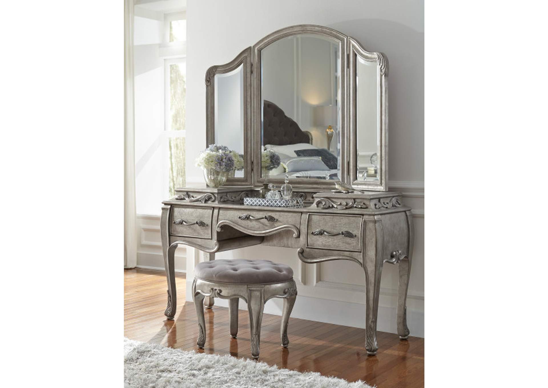 Rhianna Aged Silver 3 Panel Vanity Mirror,Pulaski Furniture