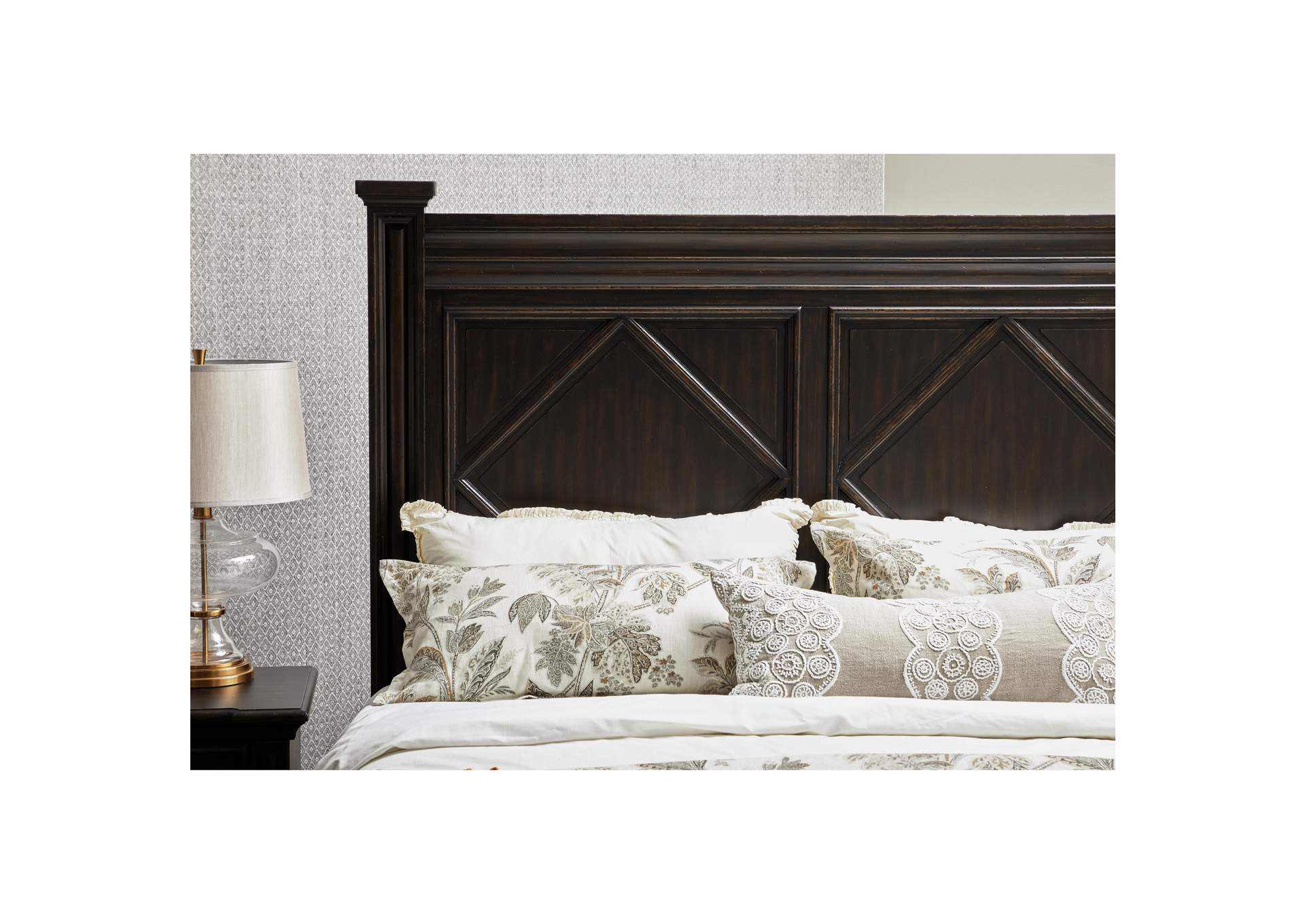 Canyon Creek Queen Bed in Brown,Pulaski Furniture