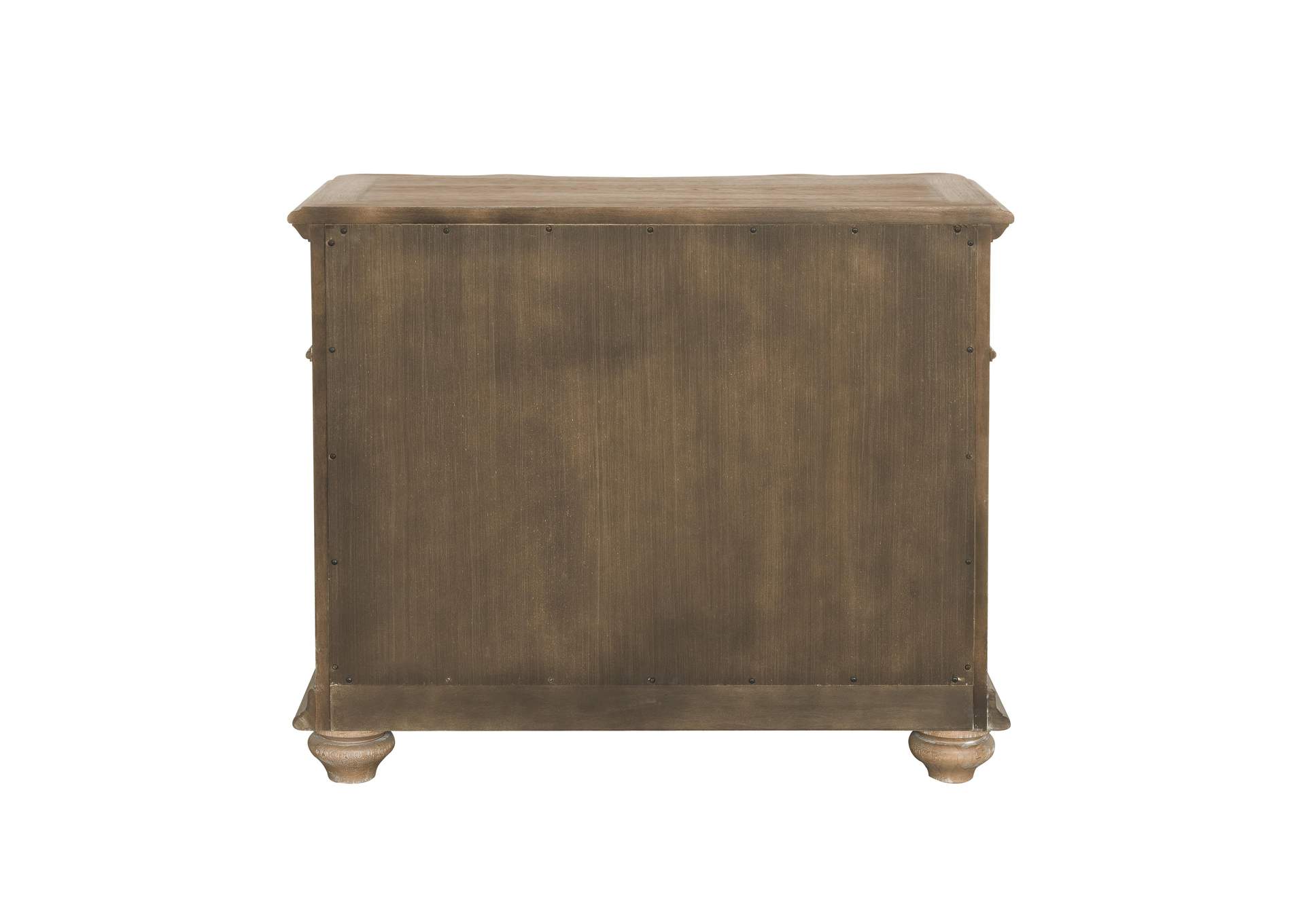 Weston Hills Bachelor's Chest,Pulaski Furniture