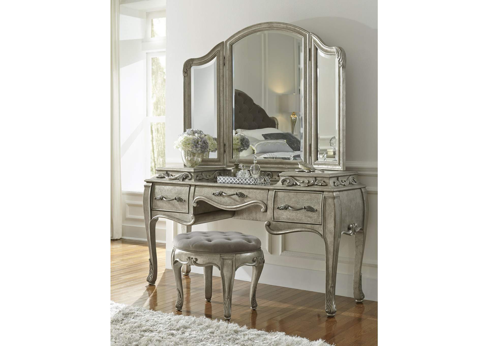 Rhianna 3 Drawer Vanity with Mirror and Stool,Pulaski Furniture