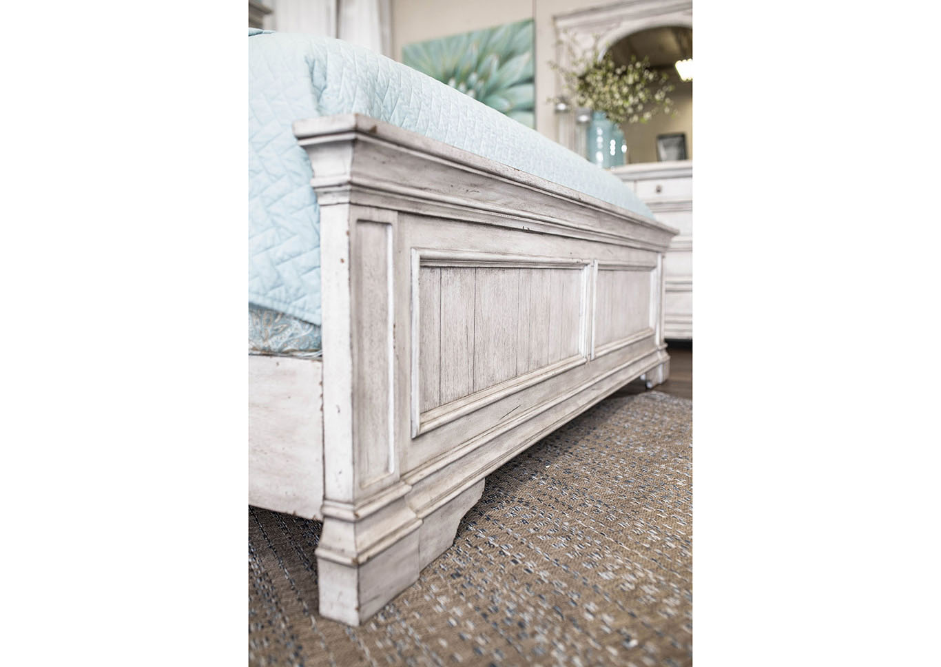 Highland Park Avenue Cathedral White Panel King Bed,Steve Silver
