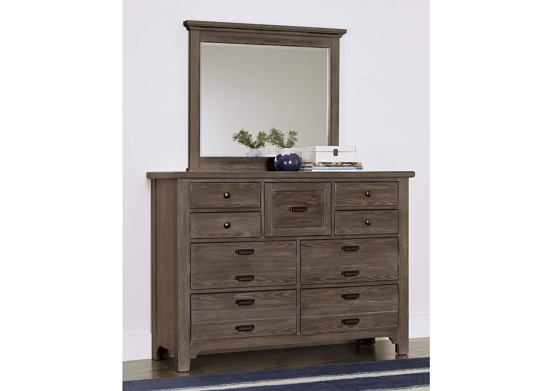 Bungalow Folkstone  Master Dresser - 9 Drawer,Vaughan-Bassett