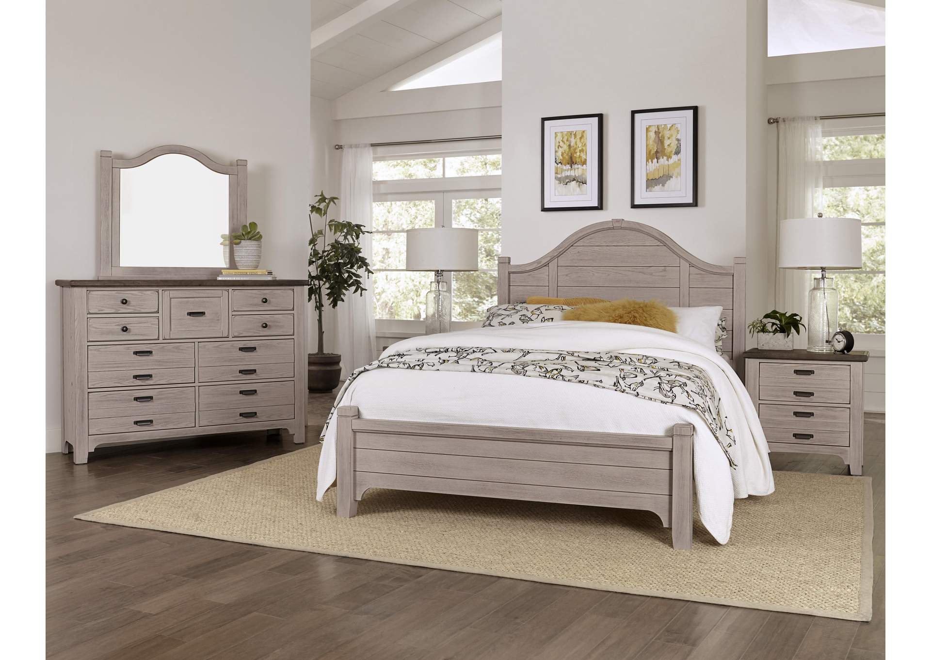 Bungalow-Dover Grey Two Tone King Arched Bed,Vaughan-Bassett