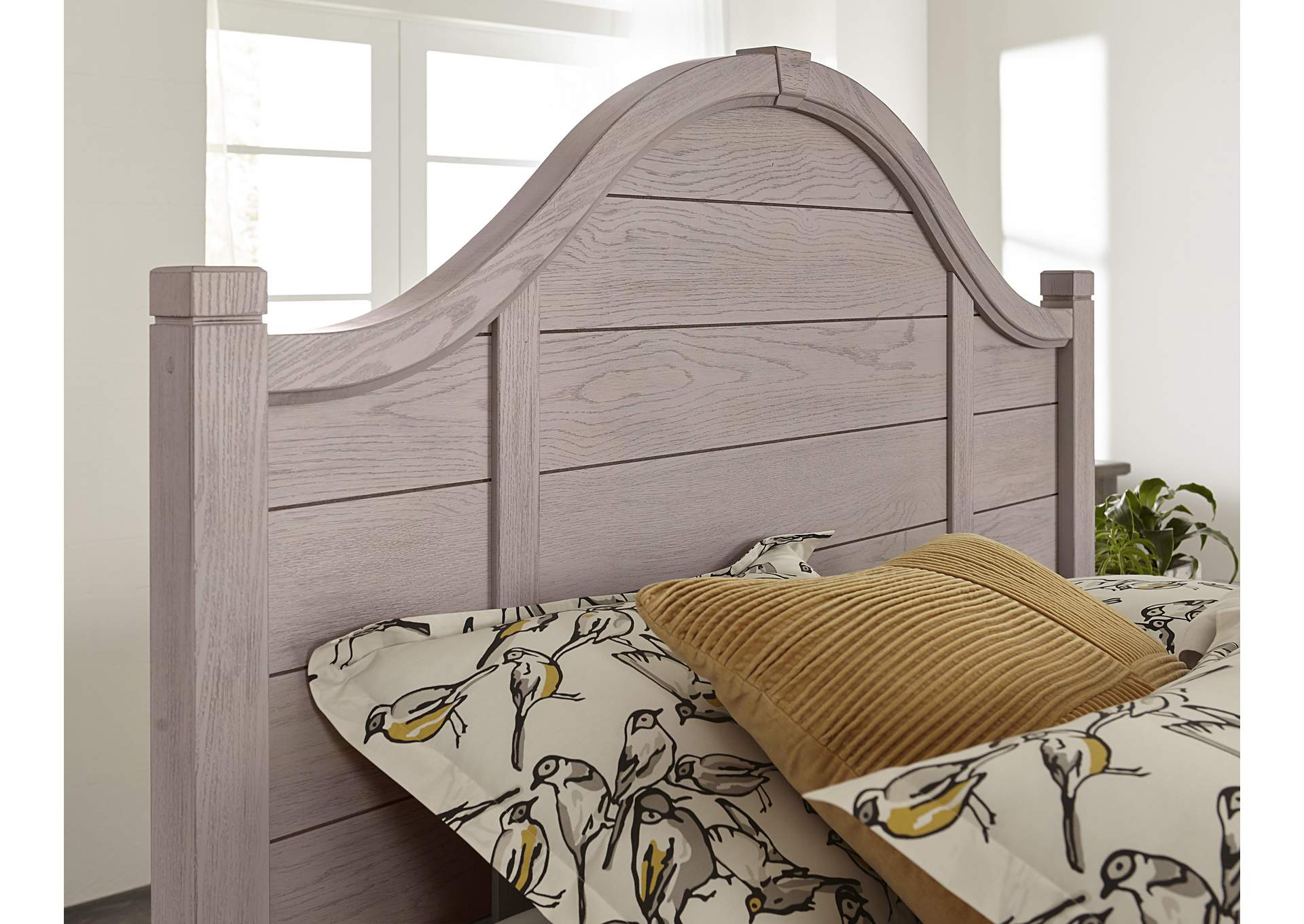Bungalow-Dover Grey Two Tone Queen Arched Bed,Vaughan-Bassett