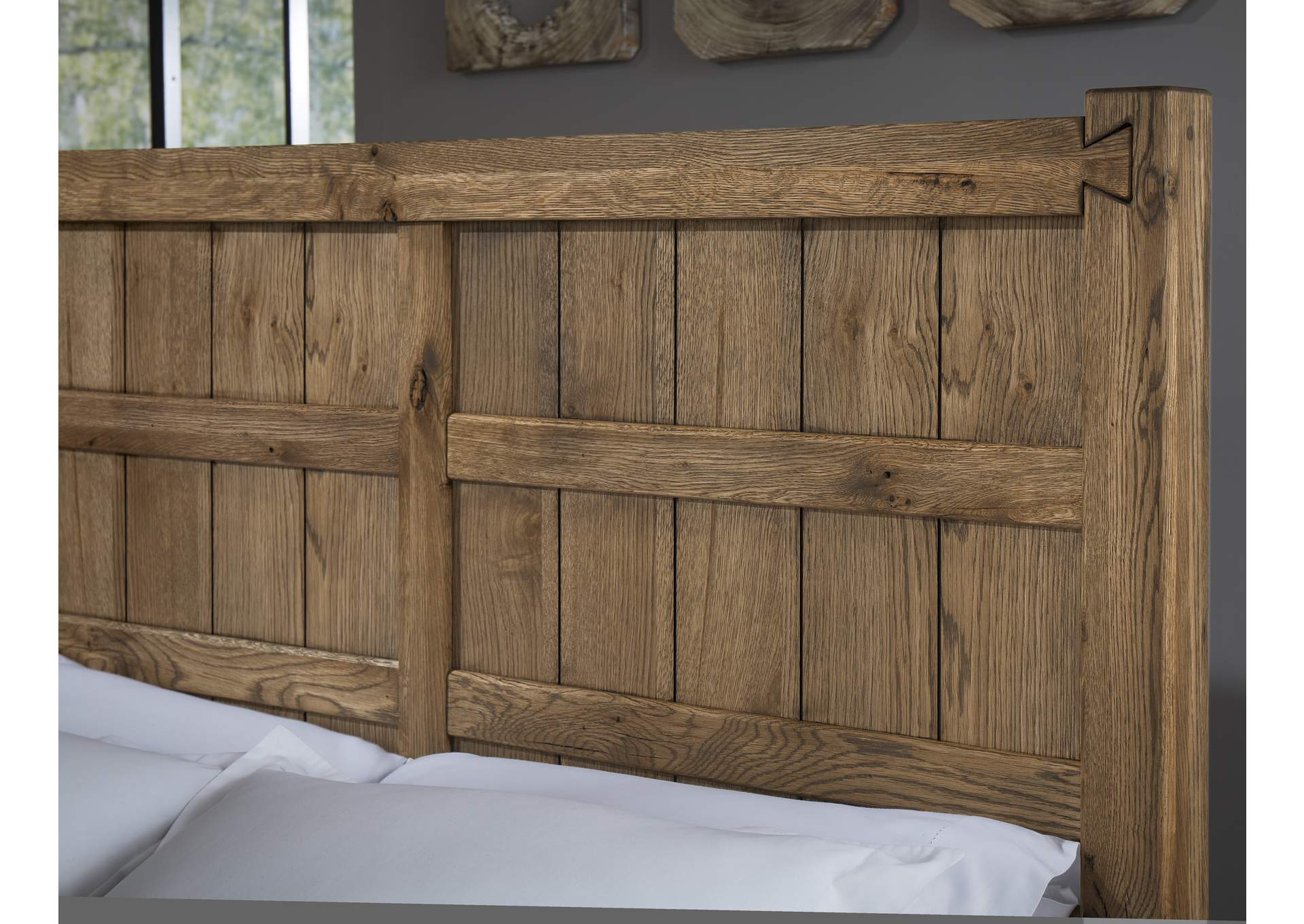 752 - Dovetail-Natural King Board & Batten Bed,Vaughan-Bassett