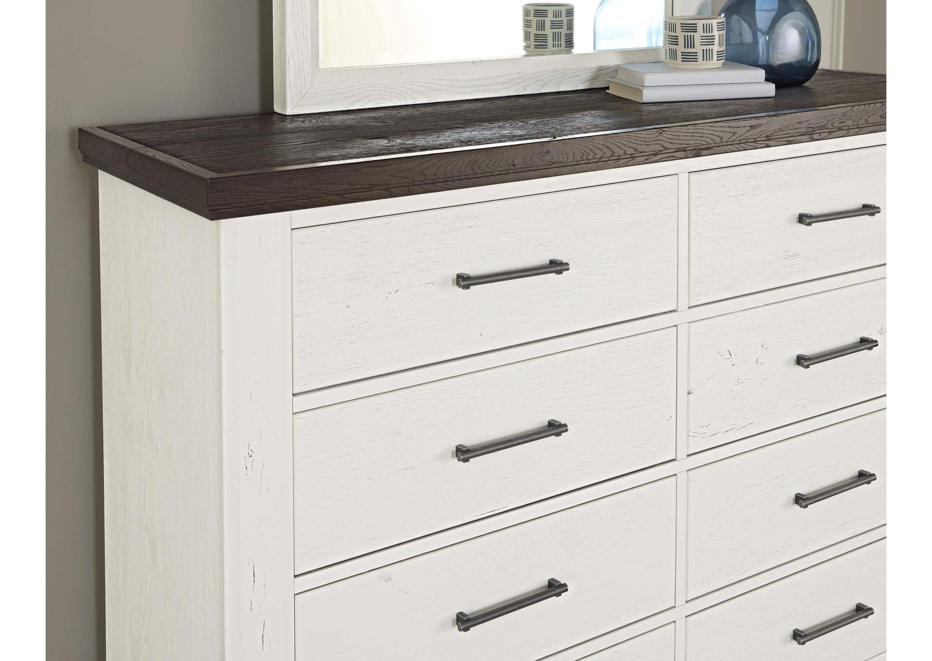 Yellowstone-White & Buckskin Dresser - 8 Drawer,Vaughan-Bassett